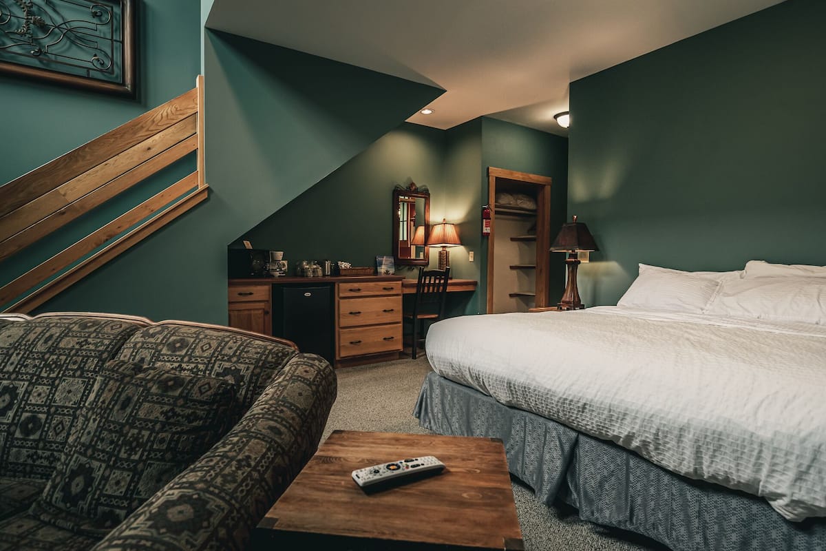 Premium suite, meerdere bedden, open haard, uitzicht op bergen (15) | 1 slaapkamer, een strijkplank/strijkijzer, internet, beddengoed