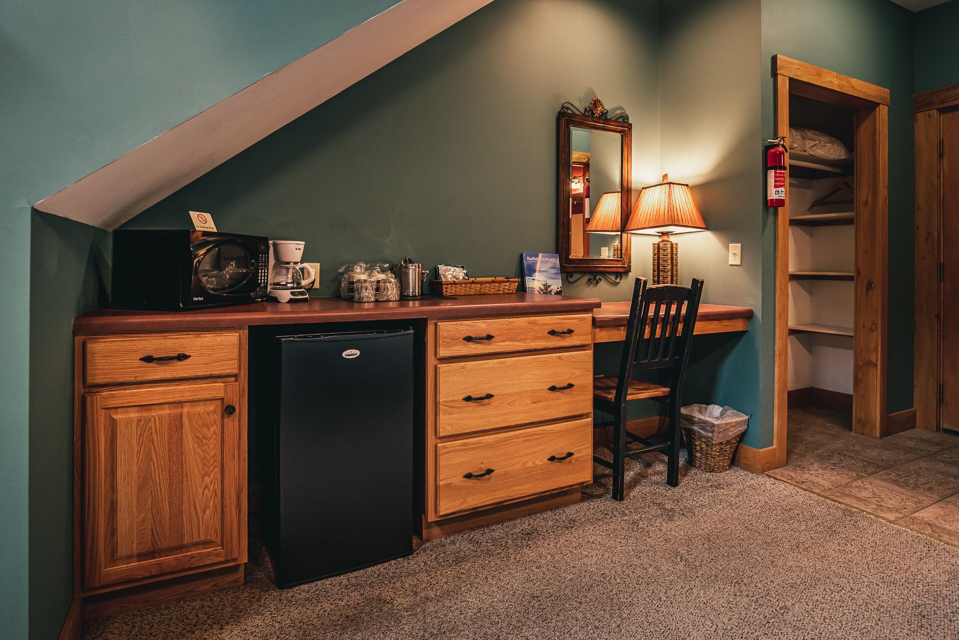 premium suite, multiple beds, fireplace, mountain view (15) | 1 bedroom, iron/ironing board, internet, bed sheets