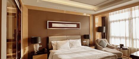 1 soverom, sengetøy av topp kvalitet, minibar og safe på rommet