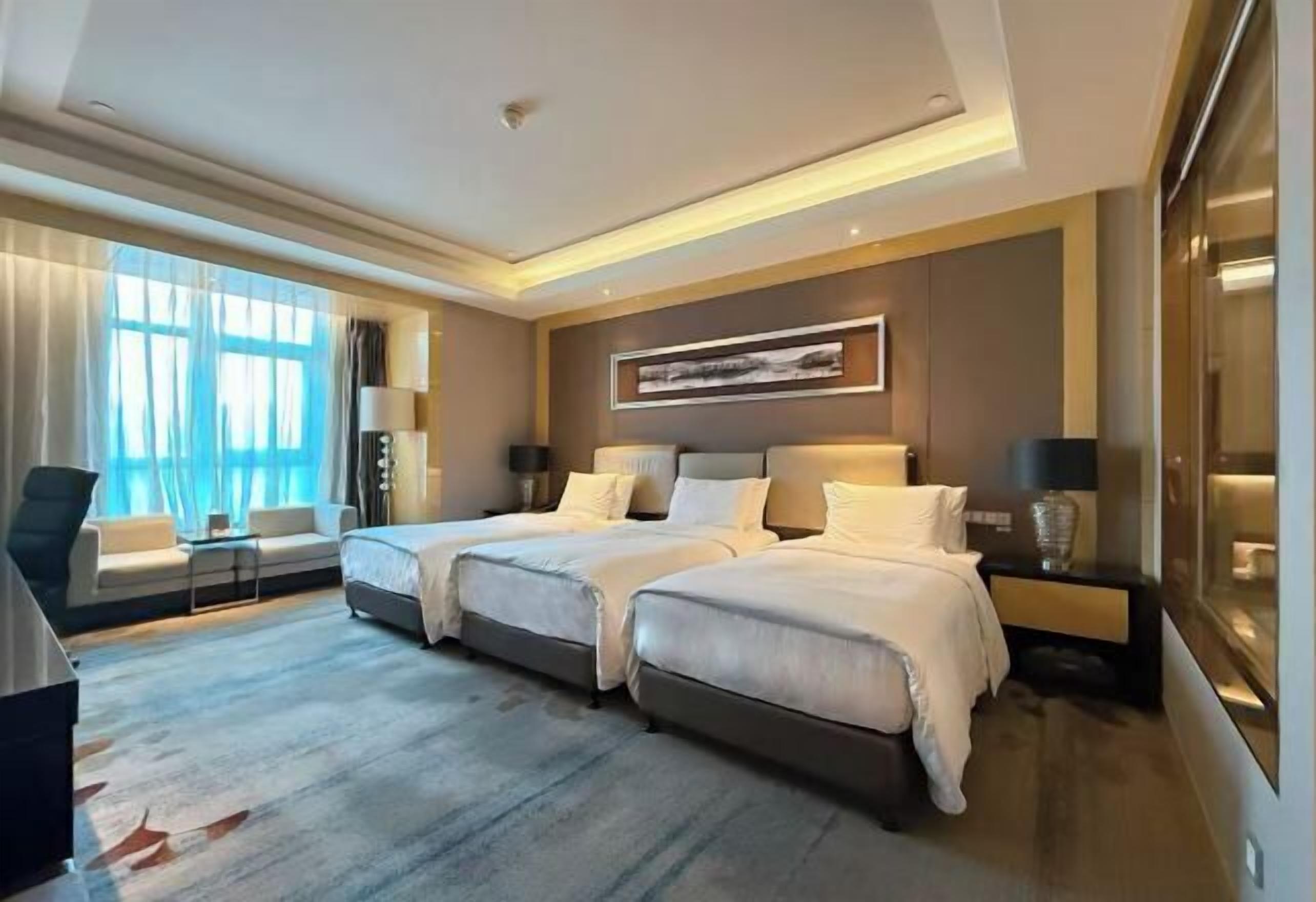 1 bedroom, premium bedding, minibar, in-room safe