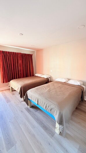 Double Room | Free WiFi, bed sheets