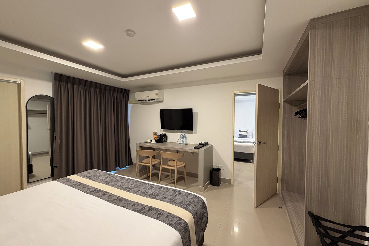 Family Suite  | Frigobar, escrivaninha, espaço de trabalho para notebook