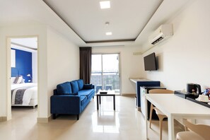 Junior Suite | Living area