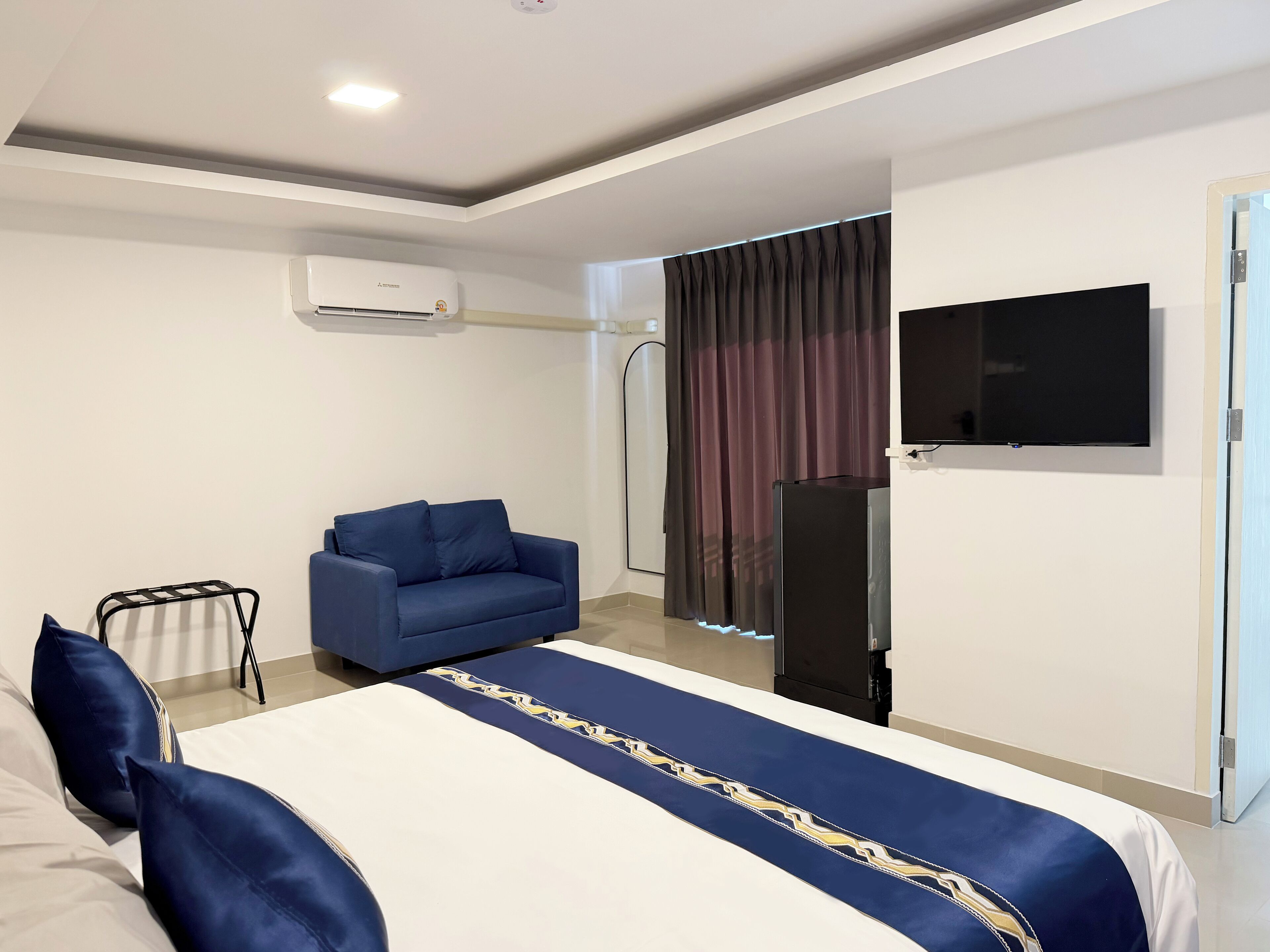 Comfort Double Room, 1 Bedroom, City View | Minibar, desk, laptop workspace, free WiFi