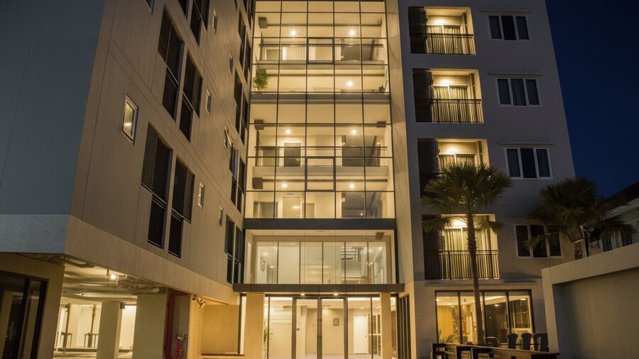 UTD 8 Hotel & Residence