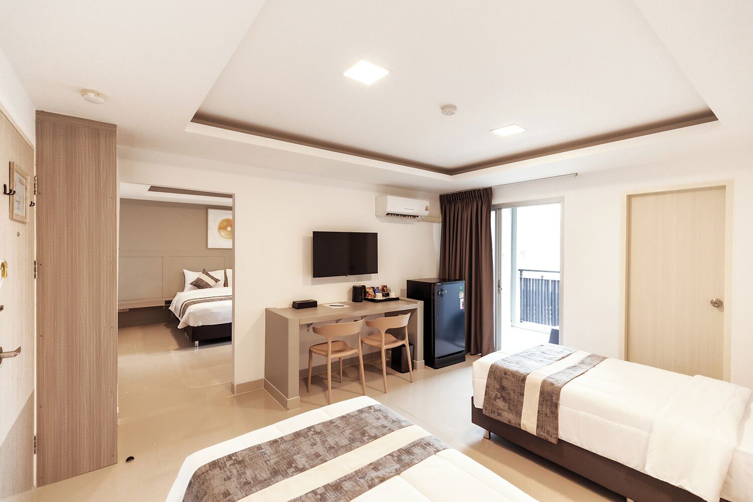 Family Suite  | デスク、WiFi (無料)、ベッドシーツ