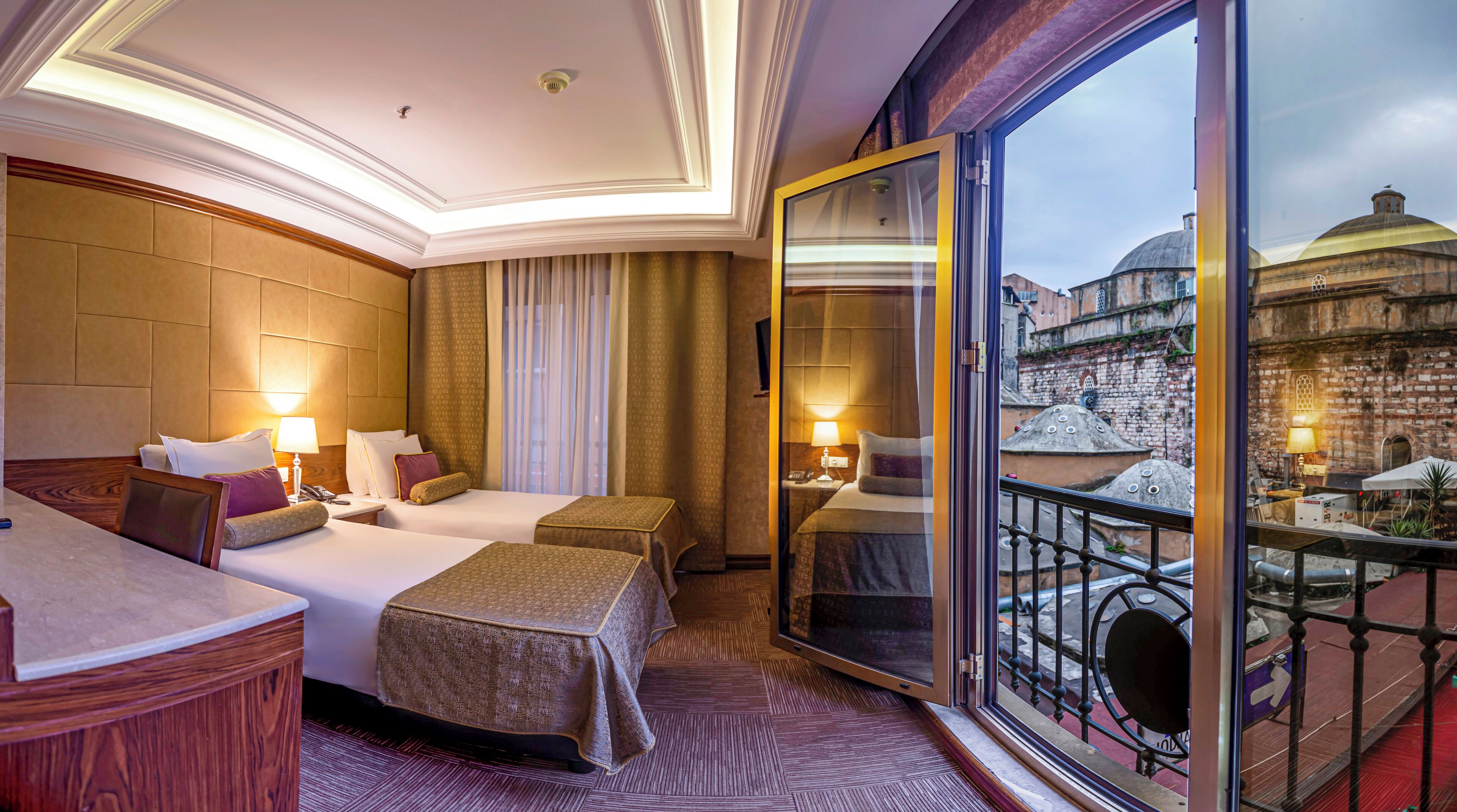 Ropa de cama de alta calidad y minibar 