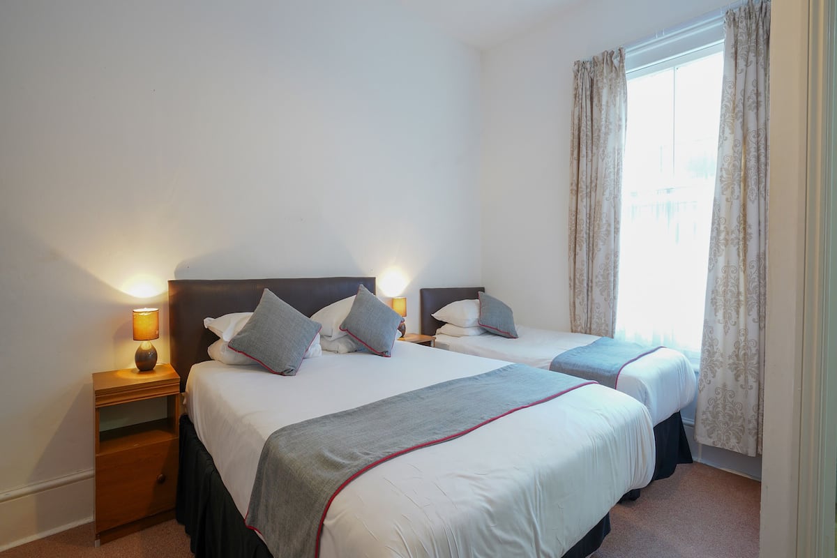 Standard Room, Multiple Beds (Family of 3) | 1 bedroom, bed sheets