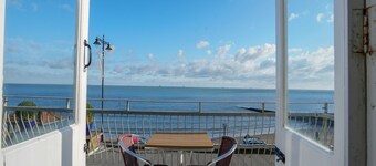 OYO Shanklin Beach Hotel