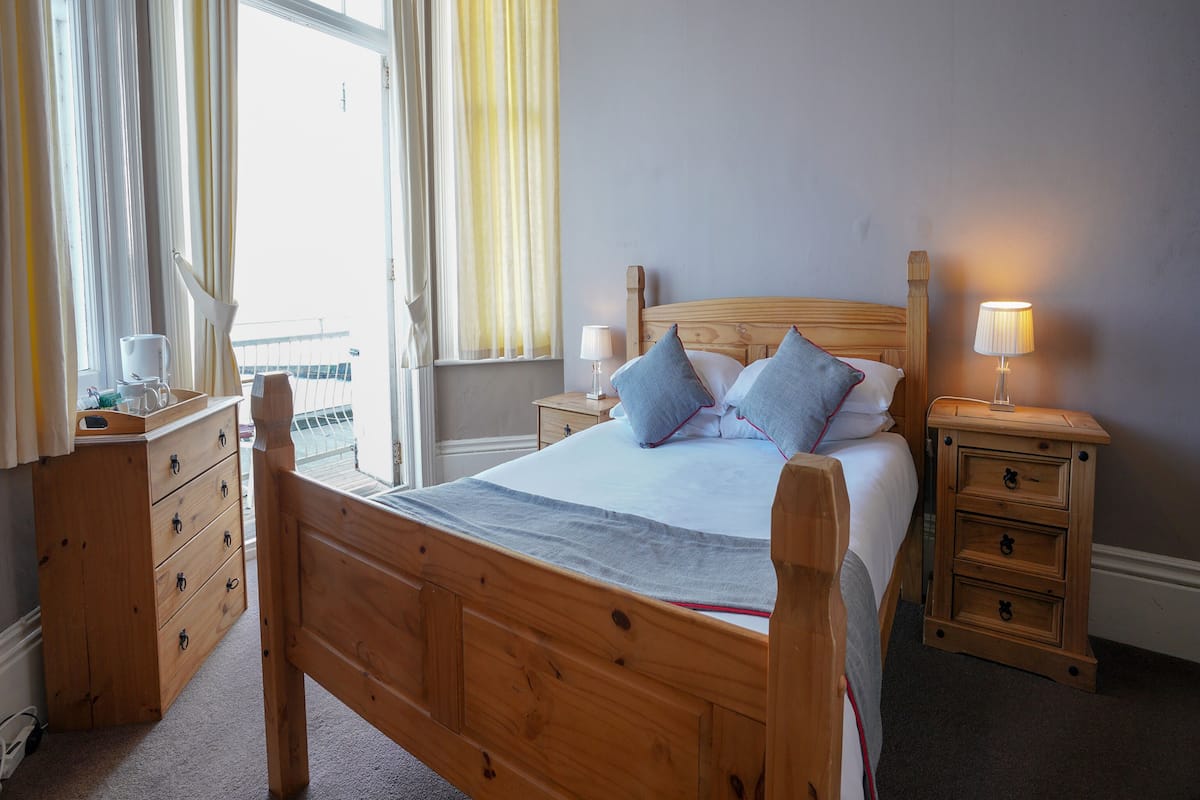 Family Room | 1 bedroom, bed sheets
