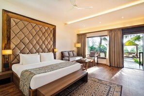 Premium River View Room with Balcony | Minibar, coffre-fort, accès au Wi-Fi (inclus), literie fournie