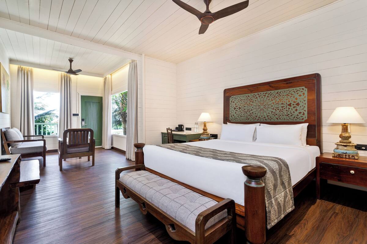 Premium River View Cottage with Balcony | Frigobar, cofres nos quartos, Wi-Fi de cortesia, roupa de cama