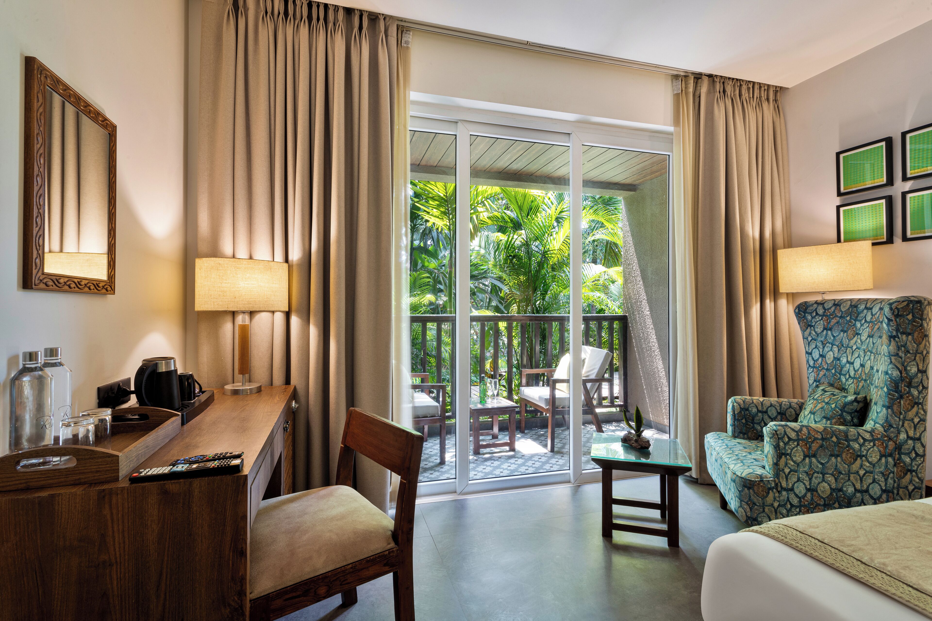 Superior Room With Balcony | ミニバー、セーフティボックス (室内)、WiFi (無料)、ベッドシーツ