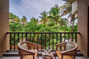 Luxury Room with Garden View with Balcony | Balcony