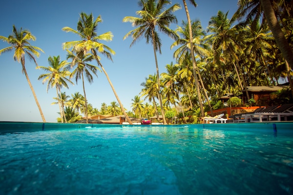3 outdoor pools