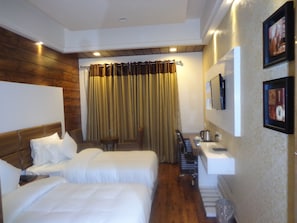 Premium bedding, minibar, in-room safe, desk