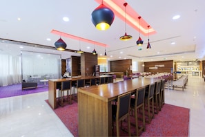 Lobby - Hampton by Hilton Istanbul Kayasehir (Istanbul)