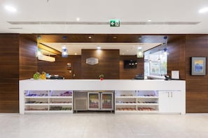 Reception - Hampton by Hilton Istanbul Kayasehir (Istanbul)