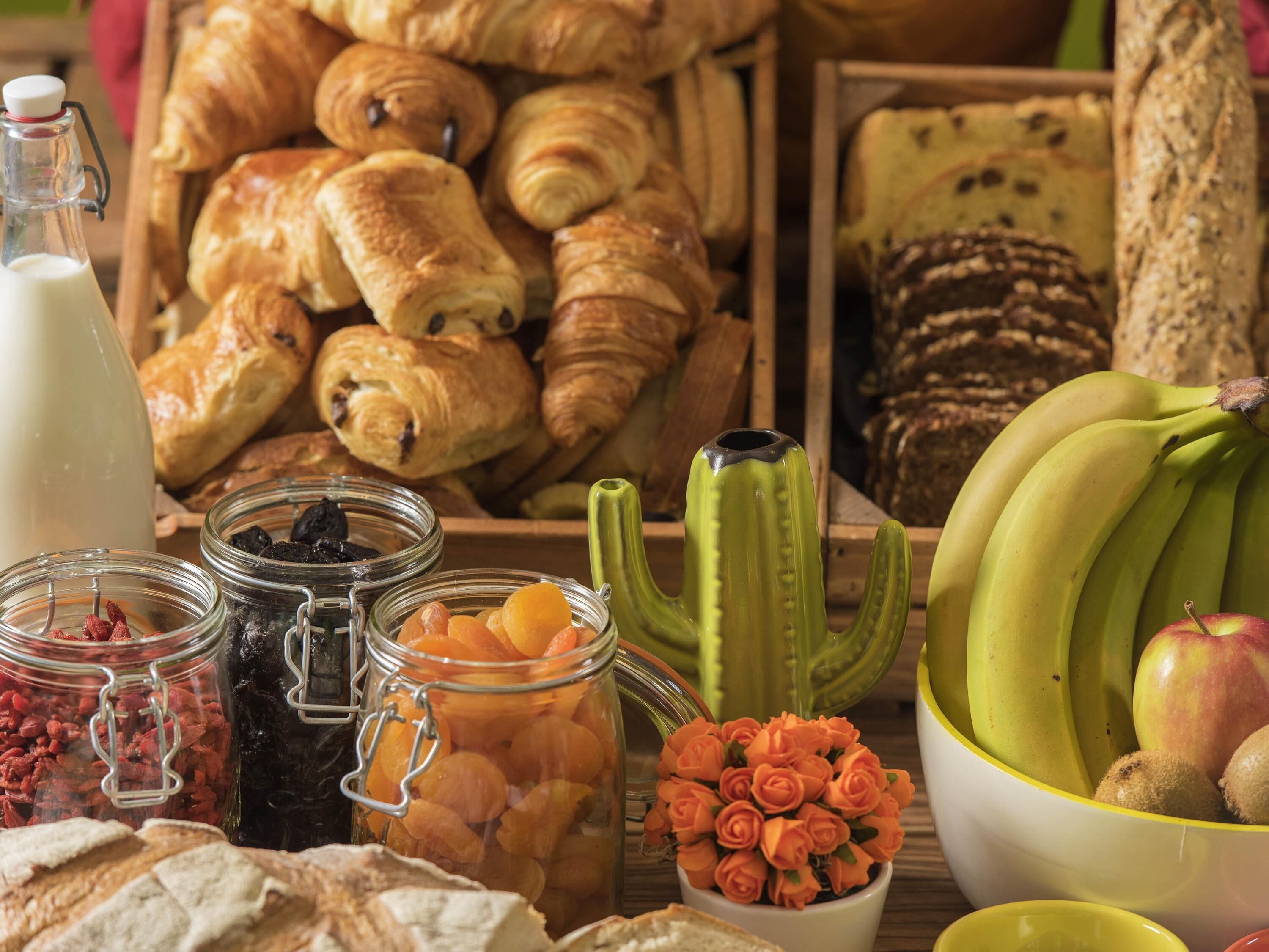 Daily continental breakfast for a fee