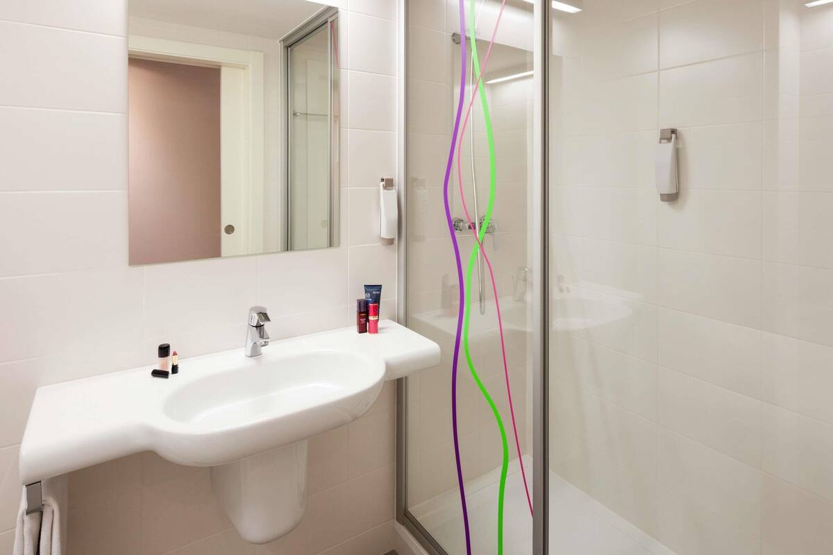 In-room safe, desk, soundproofing, iron/ironing board