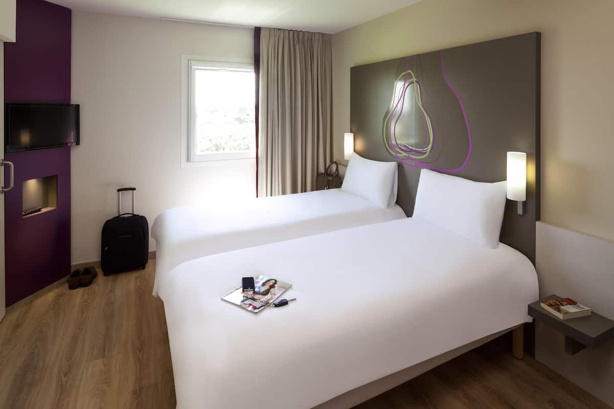 Standard Room, 2 Twin Beds | In-room safe, desk, soundproofing, iron/ironing board