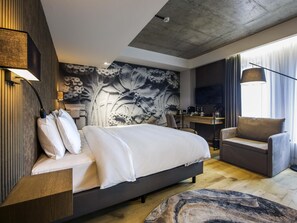 Privilege, 客房, 1 張特大雙人床, 非吸煙房 | 迷你吧、房內夾萬、書桌、遮光窗簾/窗簾