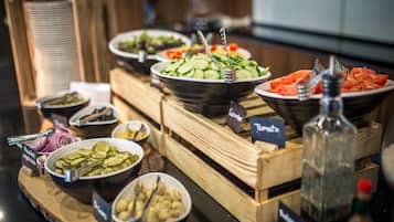 Desayuno buffet diario (EUR 15.00 por persona)