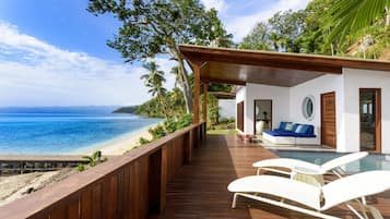 Luxe villa | Uitzicht vanuit de kamer