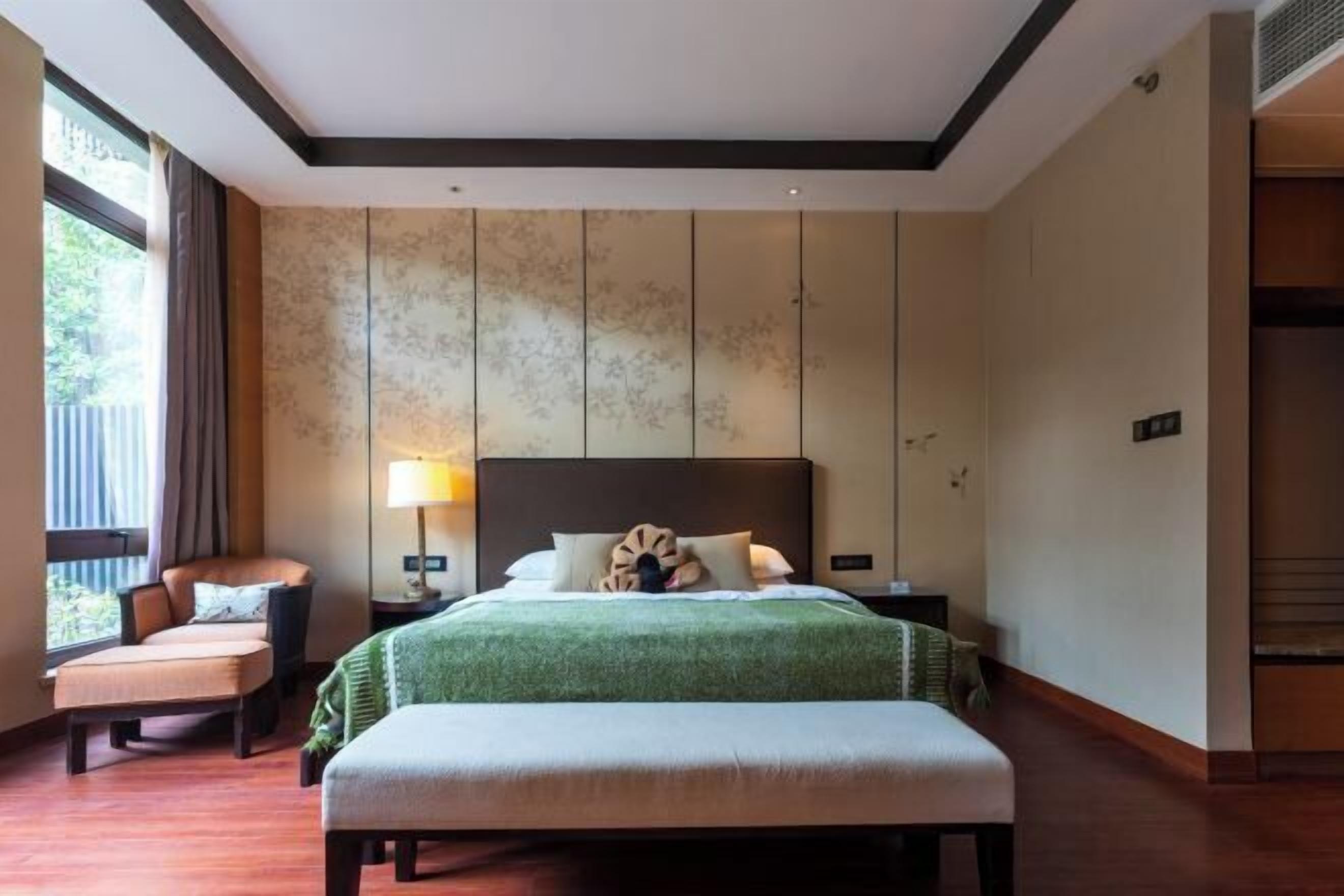 Minibar, caja de seguridad en la habitación y sistema de insonorización 