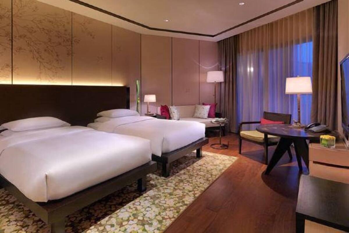Superior Suite | Minibar, in-room safe, soundproofing, WiFi (free)