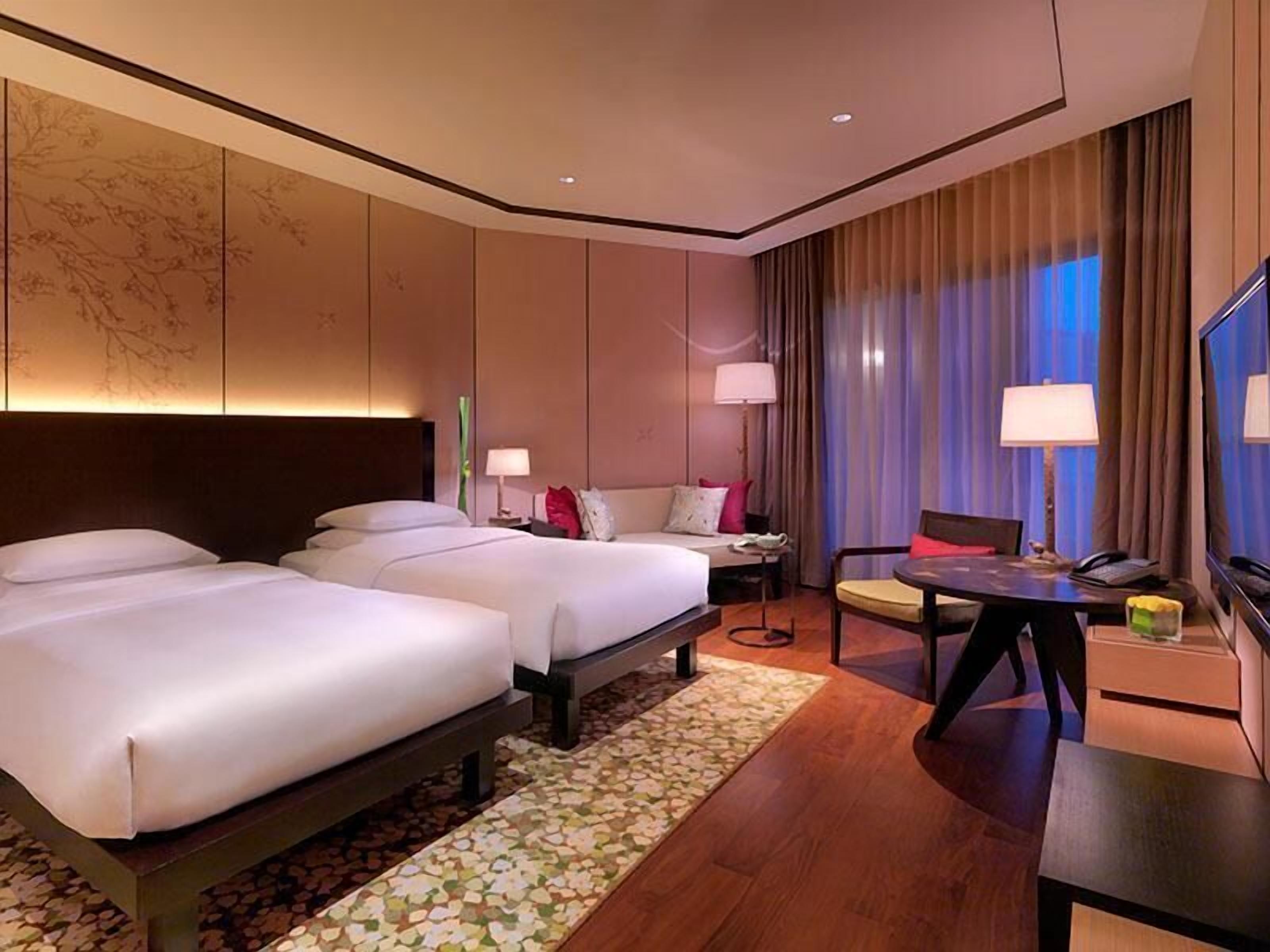 Minibar, in-room safe, soundproofing, free WiFi
