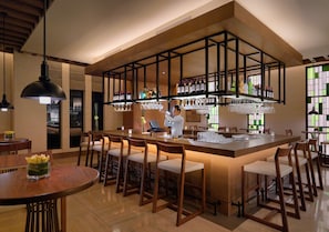 酒吧（店内）