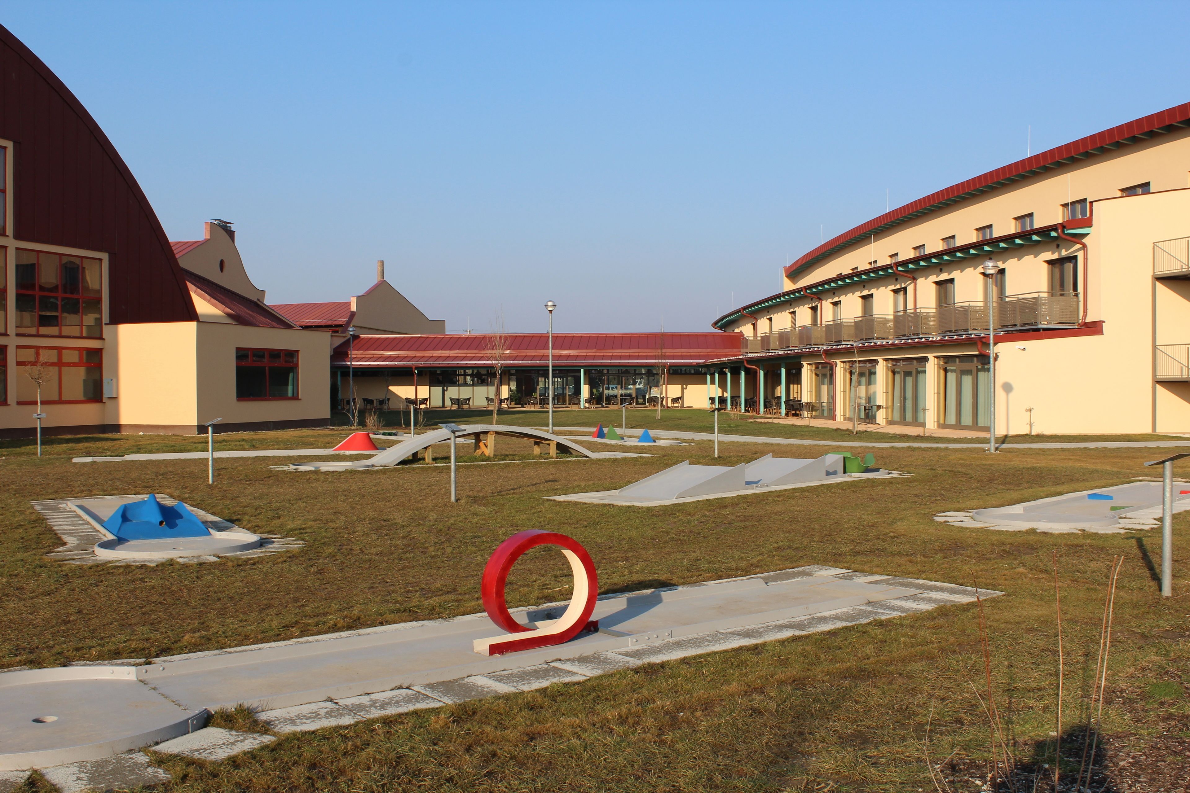 children’s play area – outdoor