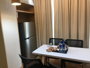 Kühlschrank, Wasserkocher