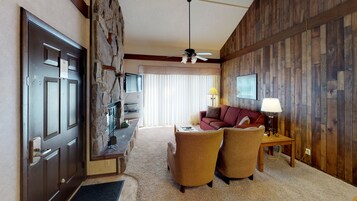 客房, 2 间卧室 | 起居区 | 平板电视、壁炉、DVD 播放器