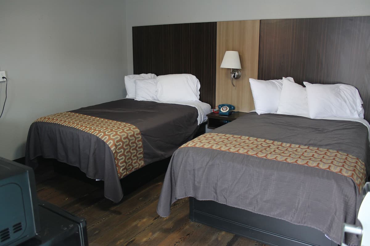 Standard Room, 2 Double Beds, Smoking | Premium bedding, pillowtop beds, individually furnished, desk