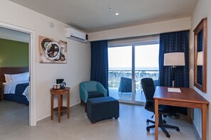 Suite, 1 King Bed | Premium bedding, in-room safe, desk, laptop workspace - Holiday Inn Express Cabo San Lucas by IHG (Cabo San Lucas)