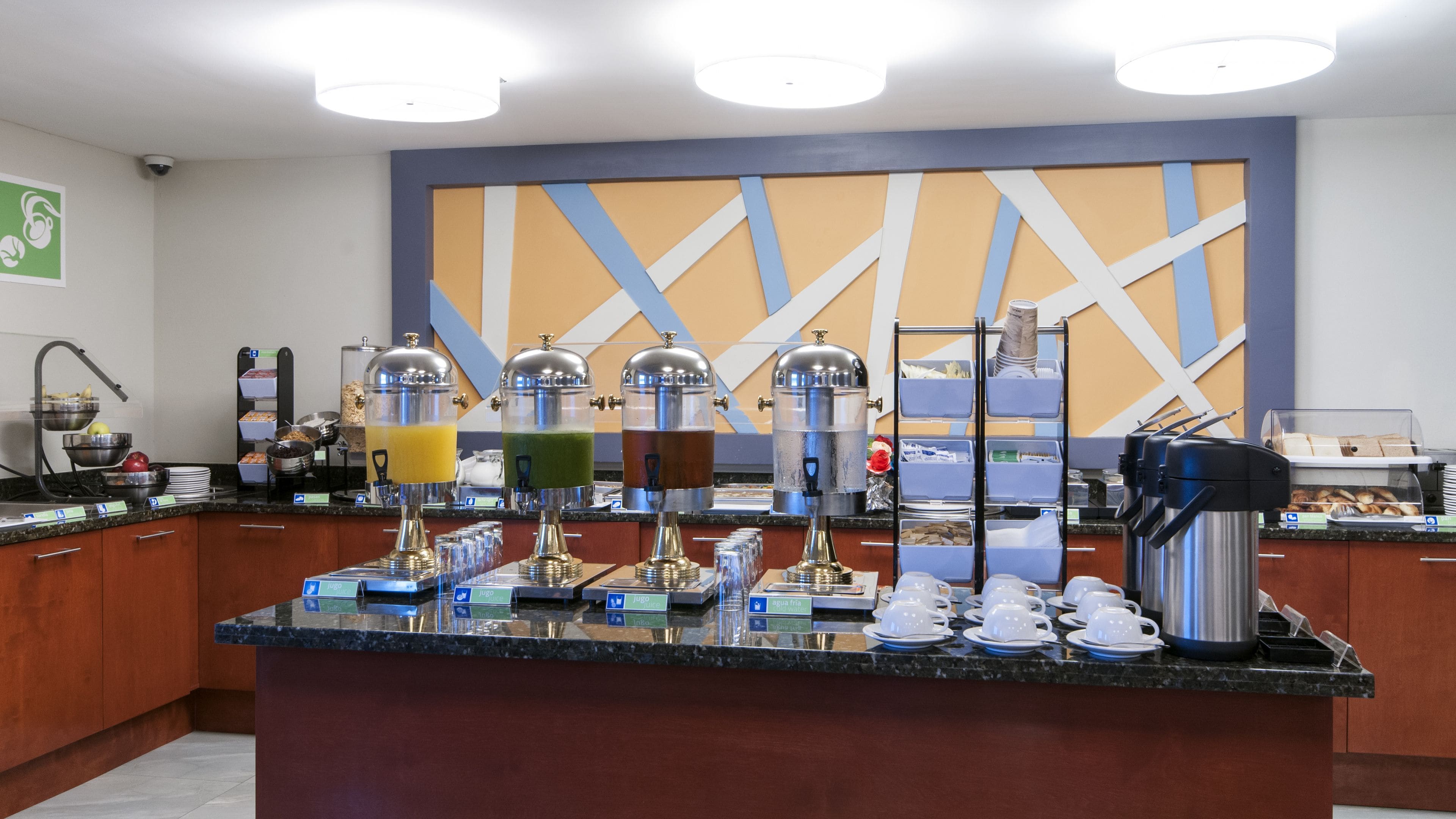 free daily full breakfast