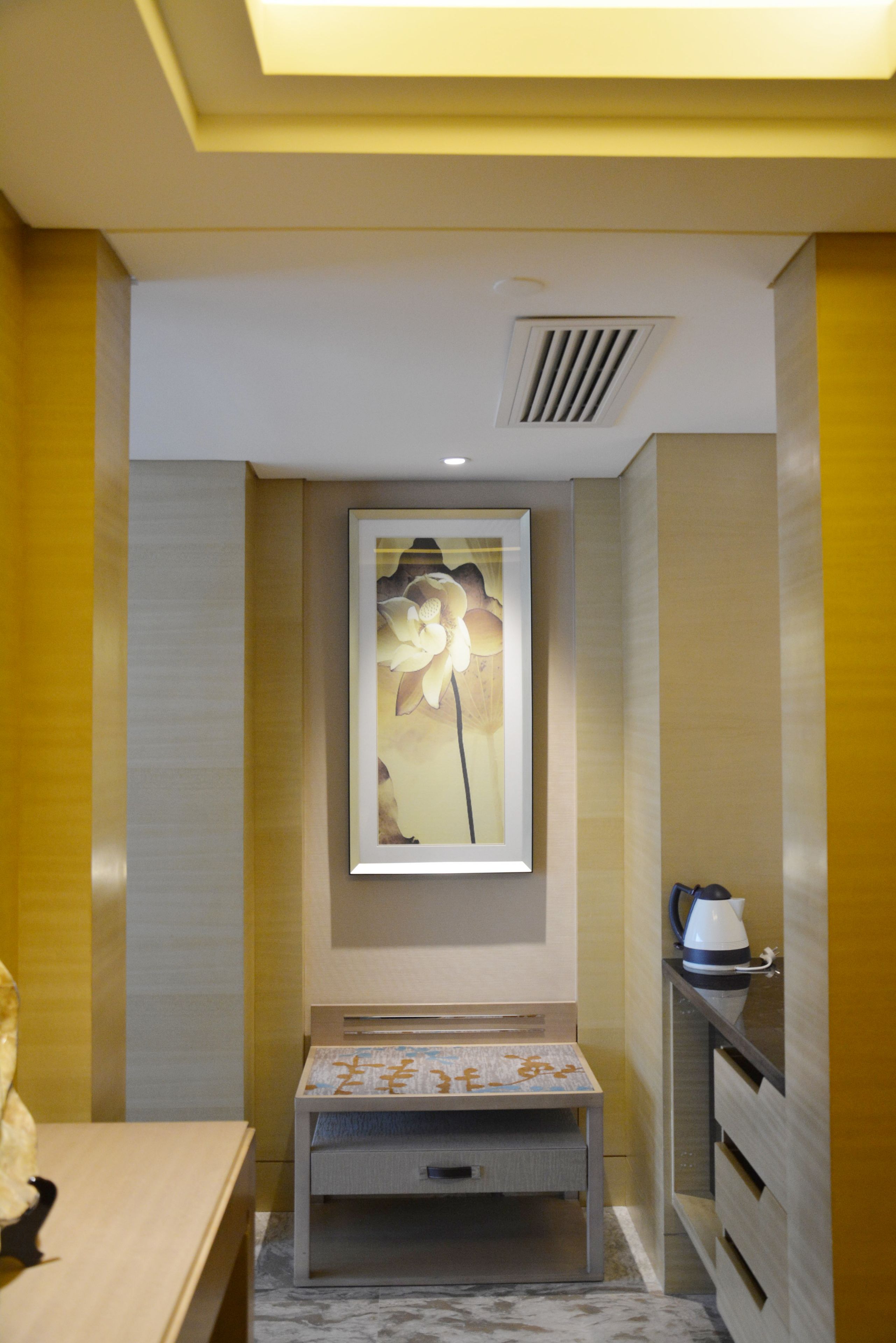 business suite | in-room safe, desk, soundproofing, iron/ironing board