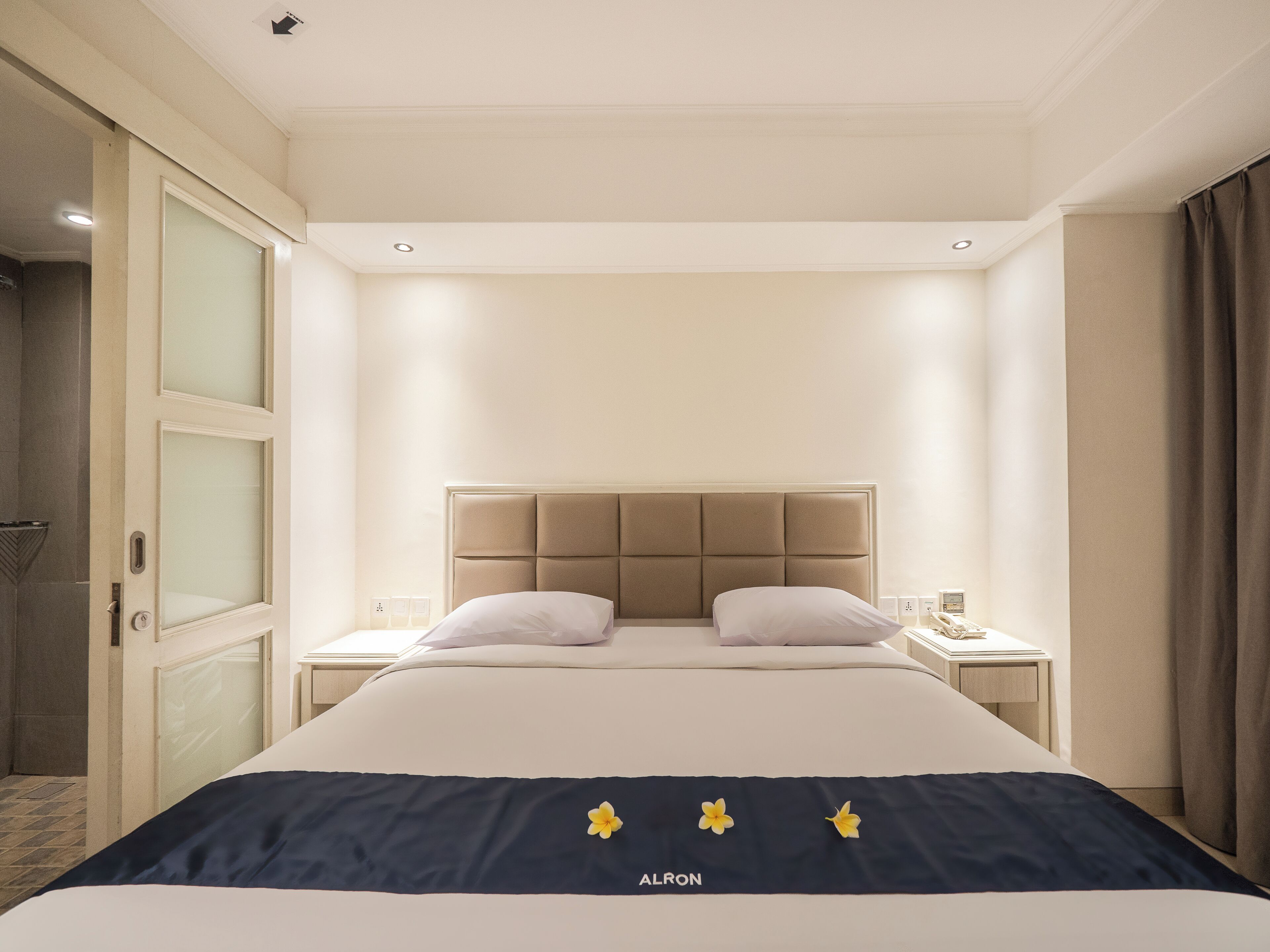In-room safe, desk, soundproofing, iron/ironing board