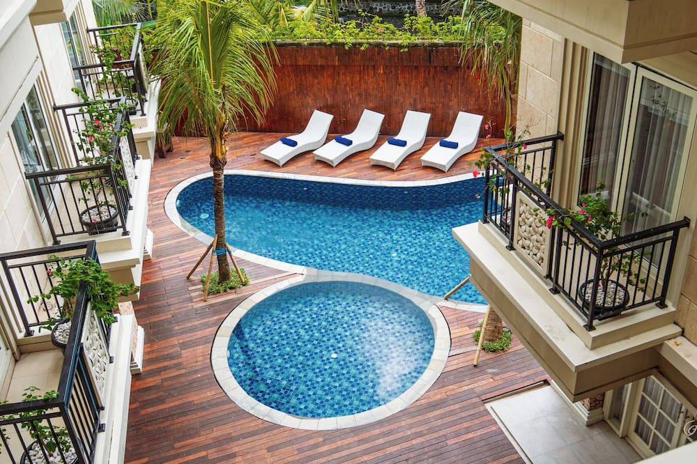 Alron Hotel Kuta Powered by Archipelago