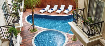 Alron Hotel Kuta Powered by Archipelago