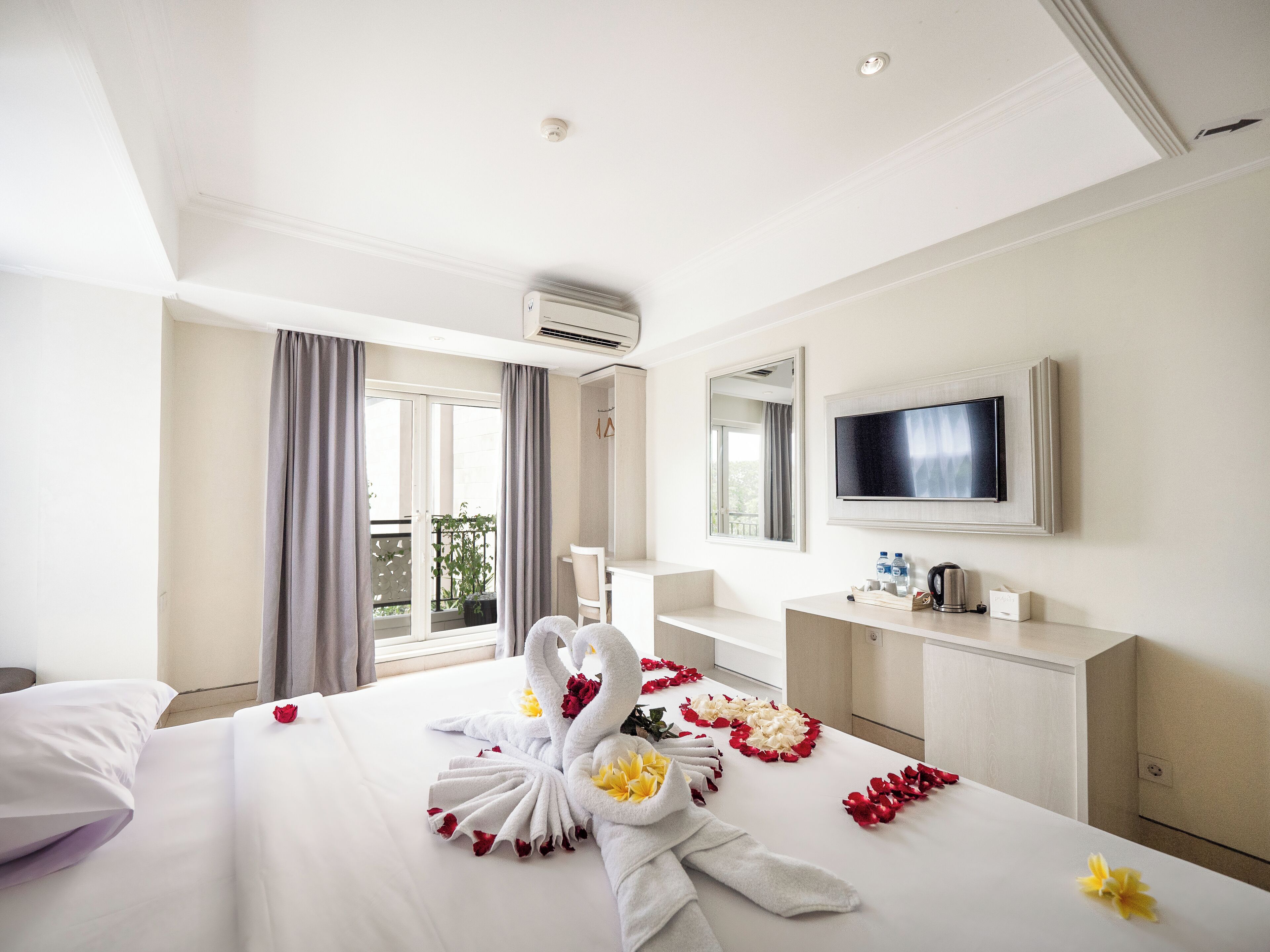 In-room safe, desk, soundproofing, iron/ironing board