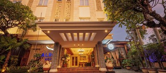 Alron Hotel Kuta Powered by Archipelago