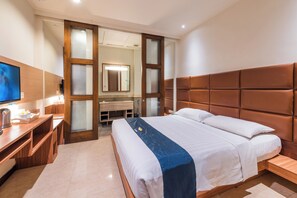 1 bedroom, in-room safe, desk, soundproofing