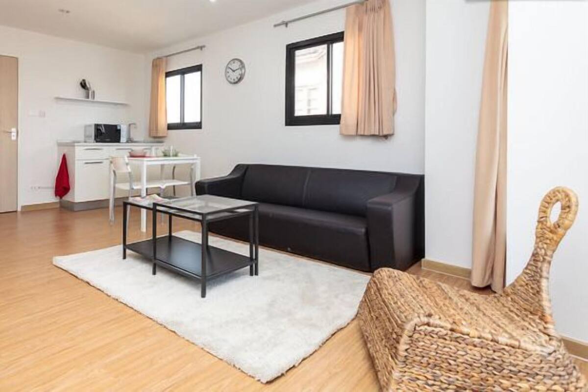 Executive Suite | Living area