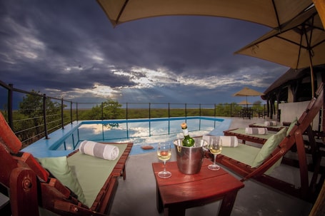 Outdoor pool. Uukwaluudhi Safari Lodge