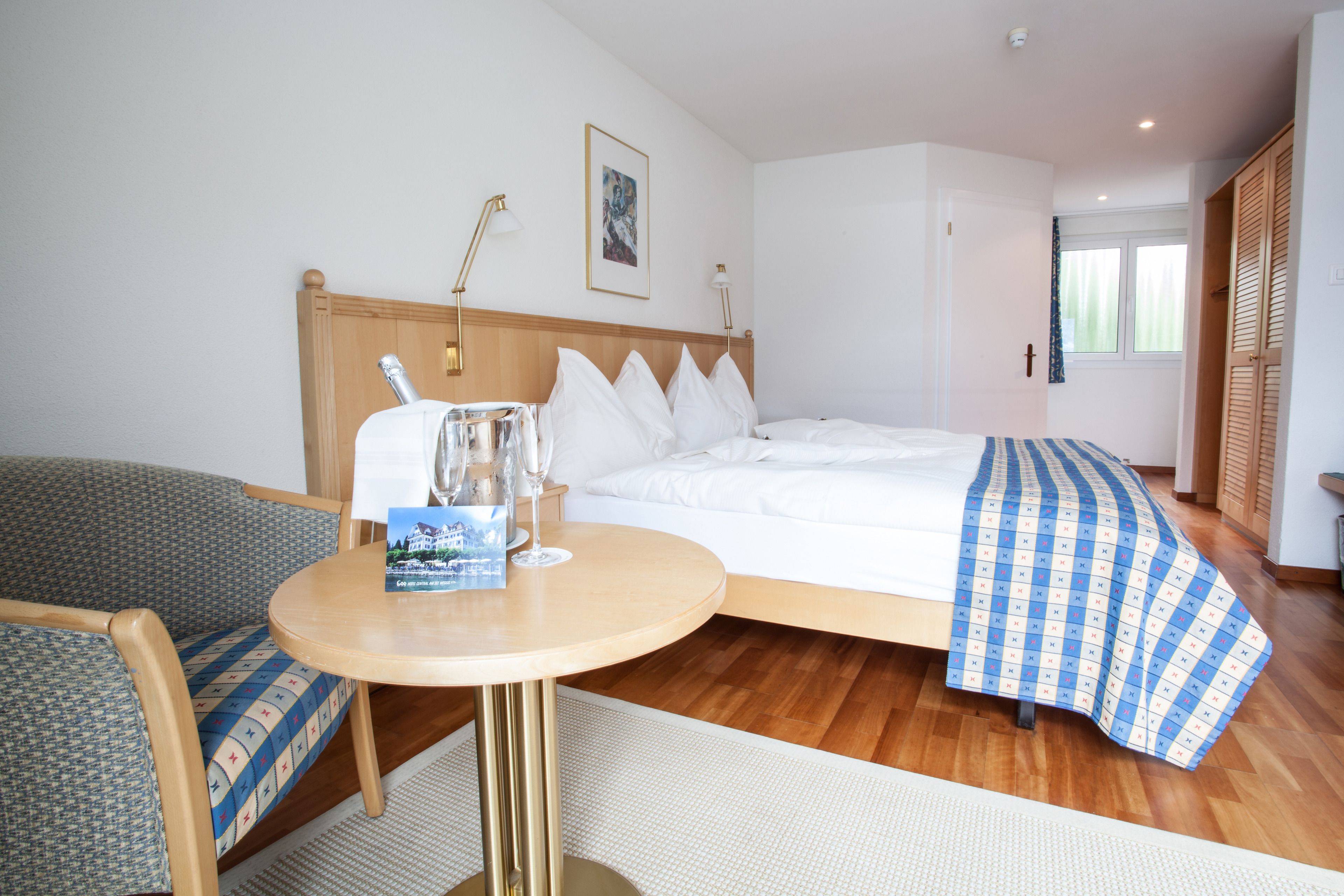 superior room | minibar, in-room safe, desk, cots/infant beds