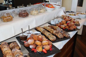 Desayuno buffet incluido todos los días 