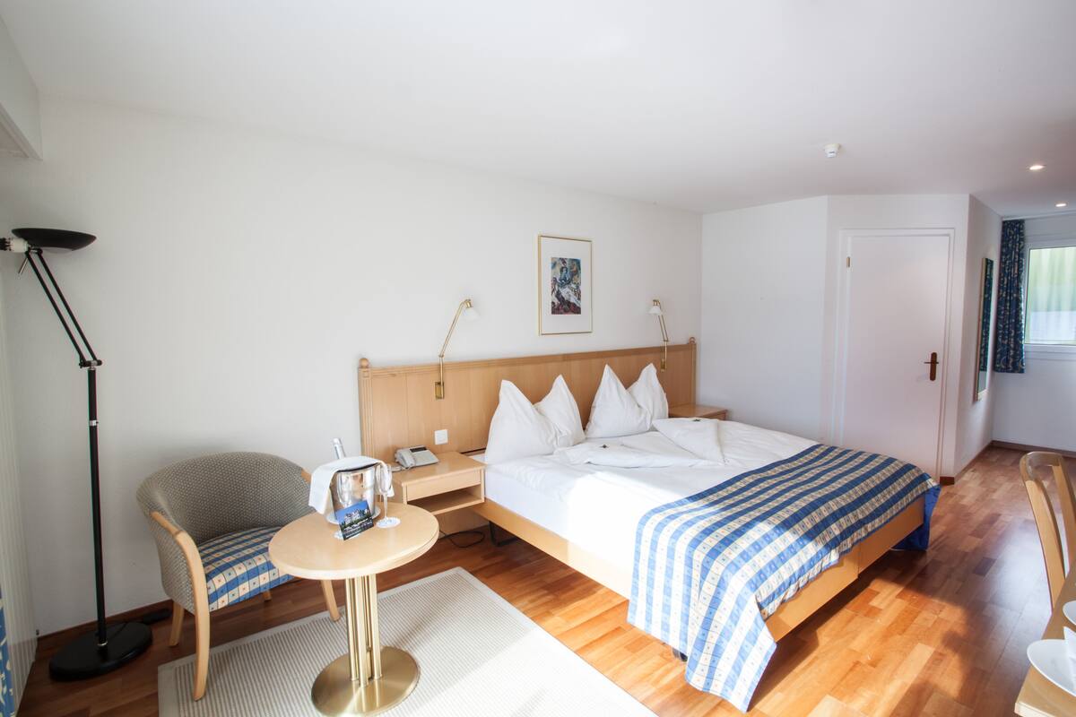 Superior Room | Minibar, in-room safe, desk, cots/infant beds
